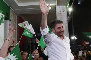 «Σταυρώνει» τον Μητσοτάκη το ΠΑΣΟΚ